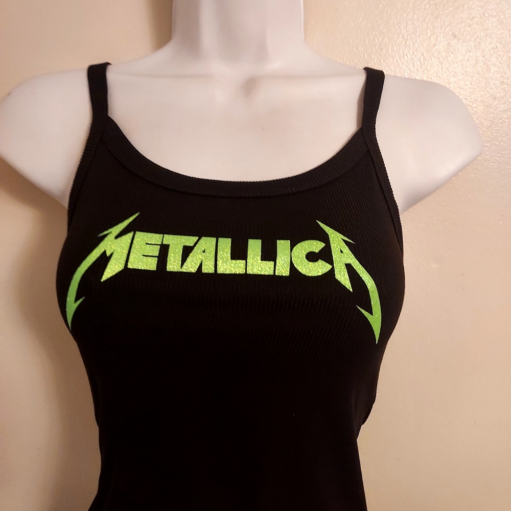Metallica cropped tank top ribbed vintage logo. Metallica crop top glitter